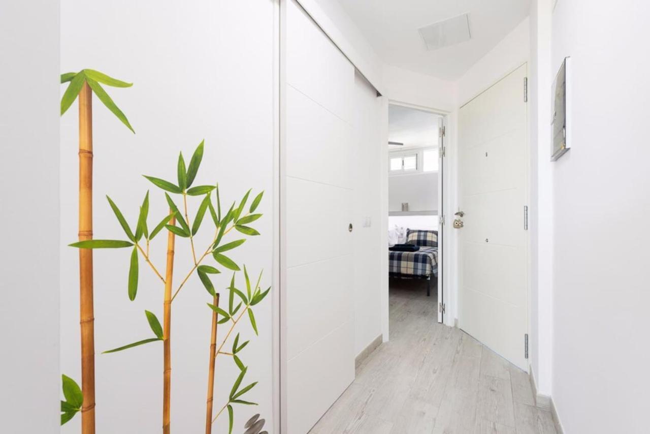 4 Minutes Walk From Yumbo Apartment Маспаломас Екстериор снимка
